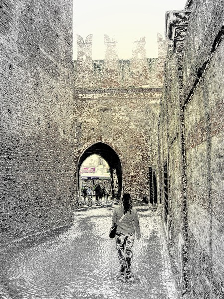 Passeggiata tra le mura di Verona