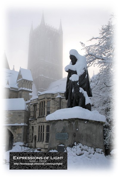 ExpoLight-Card-Lincoln-Cathedral-Tennyson-Memorial-Statue-Winter-2010-0005C (SP-Photography)