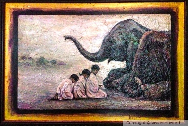 2 ELEPHANTS WITH 3 CHILDREN