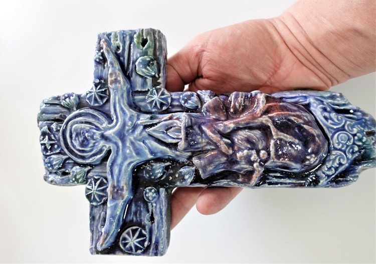Jesus crucifix . Modern Ceramic. Gomolka Art 