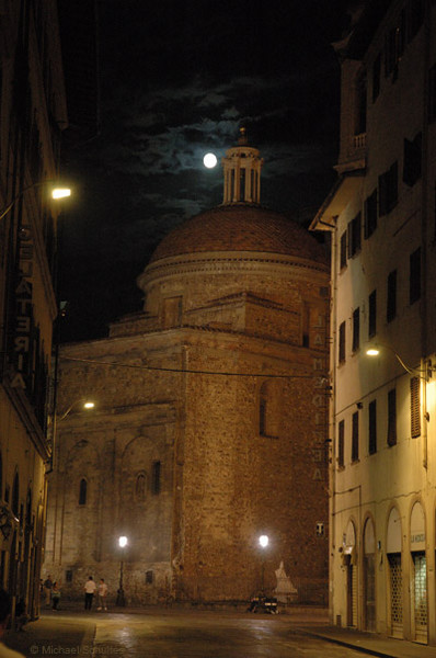 full moon in Firenze
