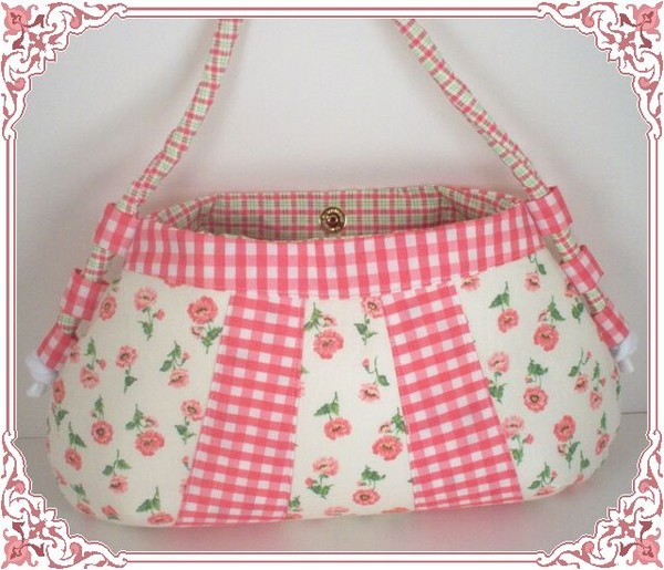 Pink poppies shoulderbag