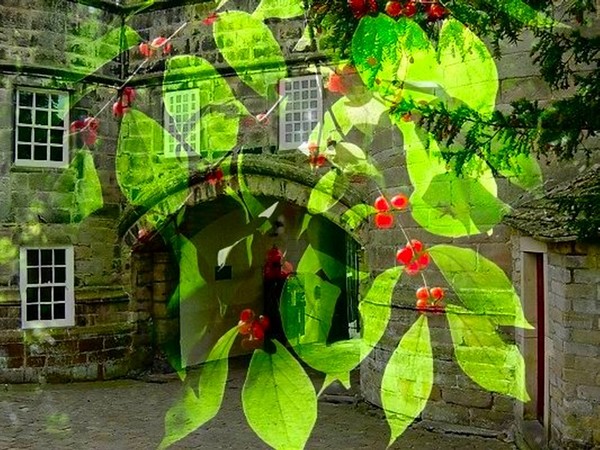 Victorian Christmas Courtyard