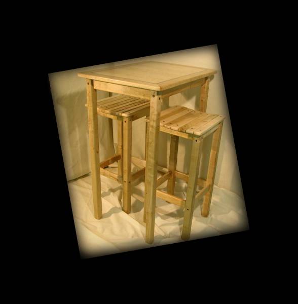 maple barstools and table