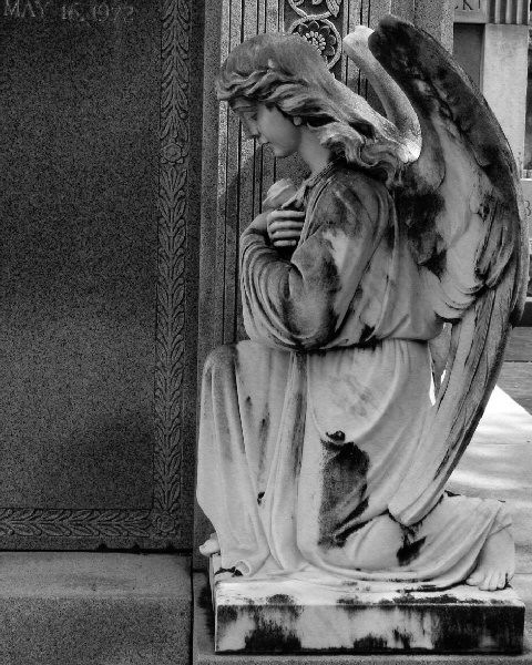 Metairie Angel in Prayer-side