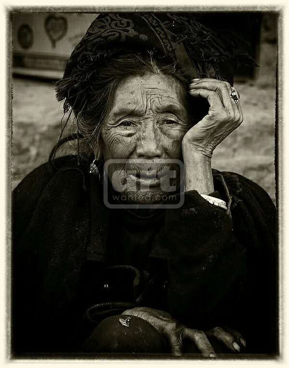 Old woman of The yi minority