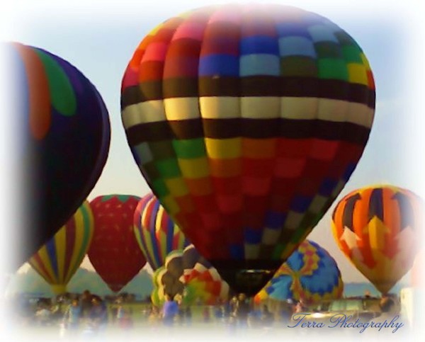 8 Hot Air Balloons