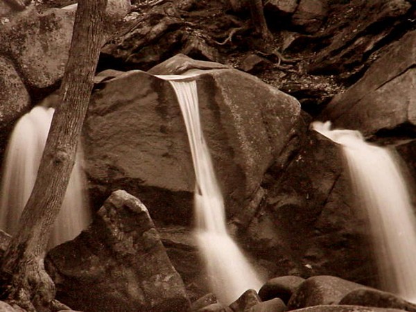 ashby falls