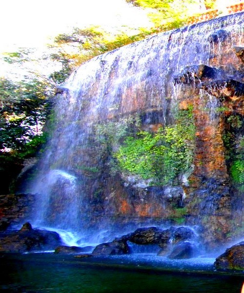 Artificial waterfall , Nice