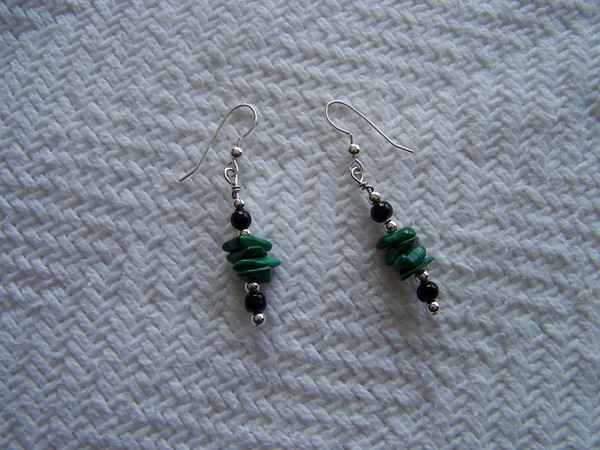 Malachite, onxy and silver earrings