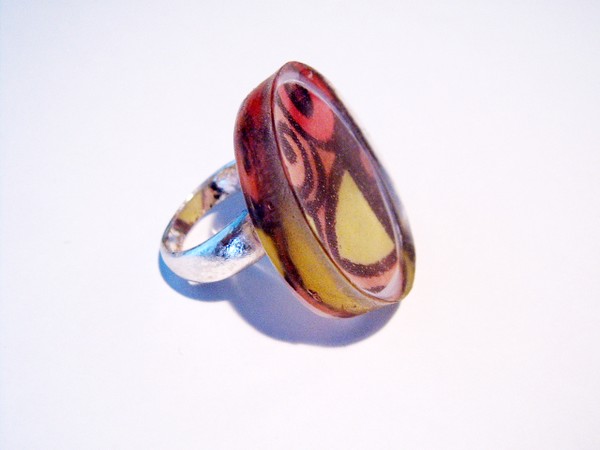 Sixties inspired ring