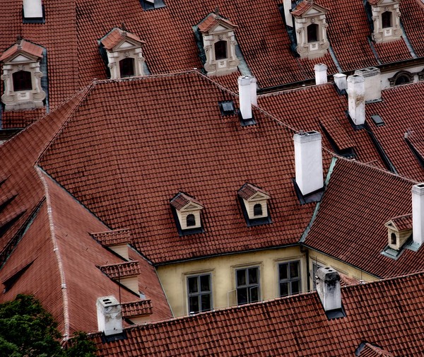 Praha Tales - Roofs of Malastrana