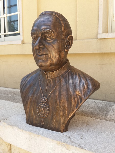 Bust sculpture for Archbishop Andree haddad
