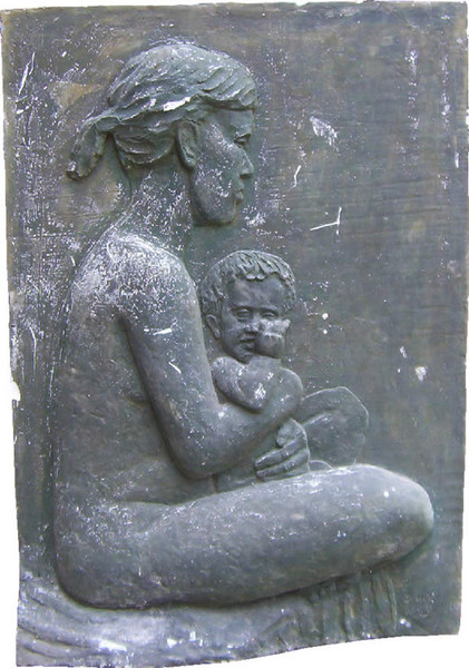 MOTHER AND CHILD 10 - RELIEF