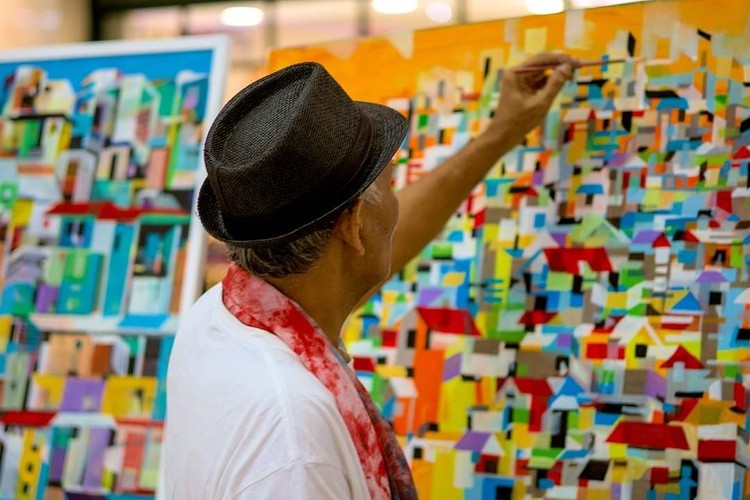 Artist AnuarDan at works at the Curve Kuala Lumpur