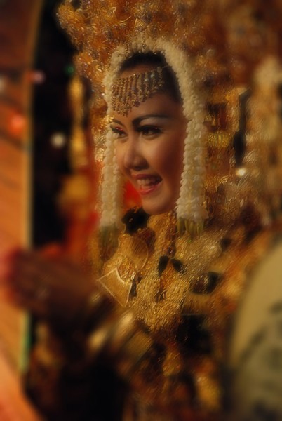 Padang Bride, Indonesia