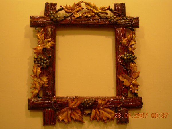 Grapevine picture frame