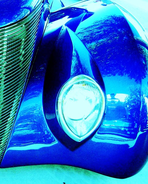 Blue Teardrop, Blue Car