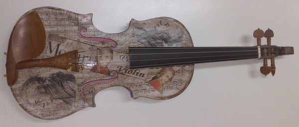 Full playable eco violin made from paper