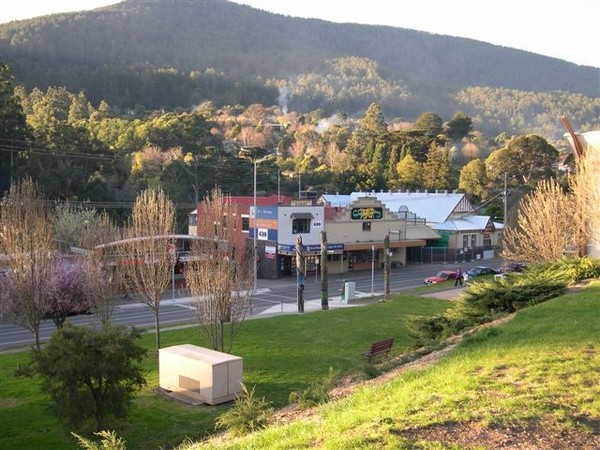 At The Foot of the Yarra Ranges