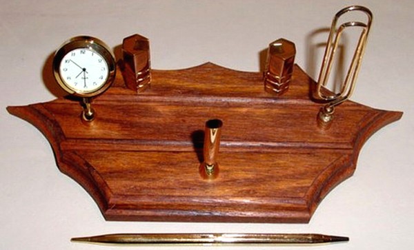 Machiche Wood Desk Set With Clock