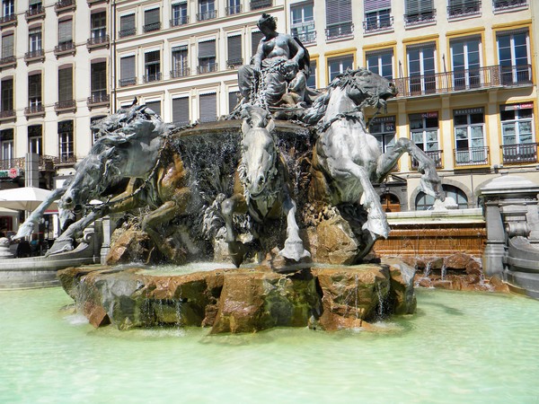 place des terreaux a lyon