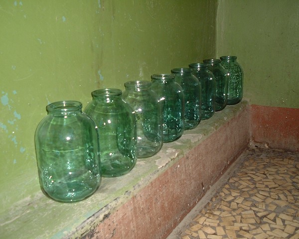 8 Green bottles, hanging on a wall...