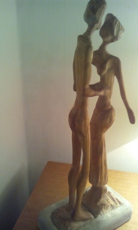 love-sculpture-wood