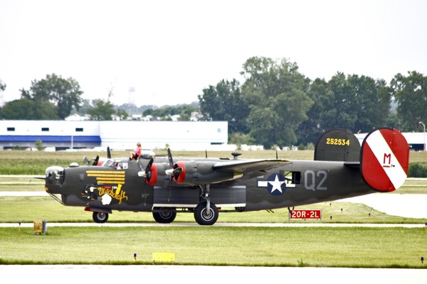 B-24 BOMBER