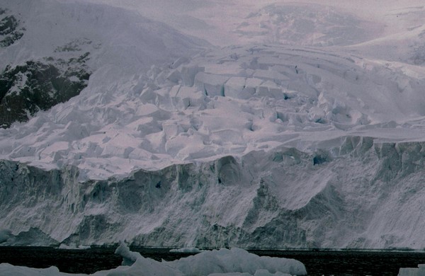 another  antarctic  view  1995