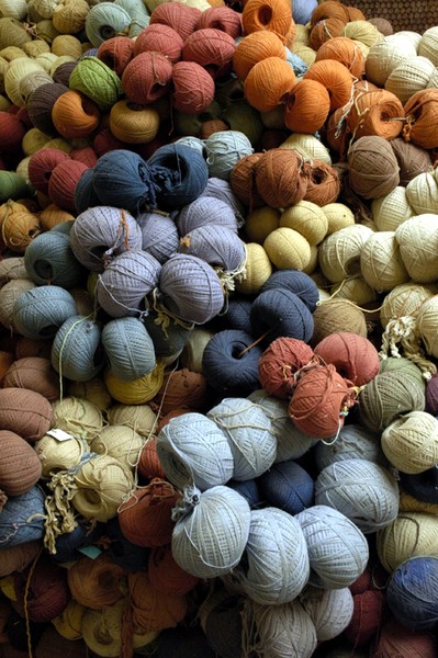 Wool yarn for carpet weaving