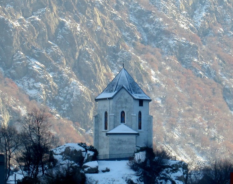 SMALL CHAPEL IN THE ALPS