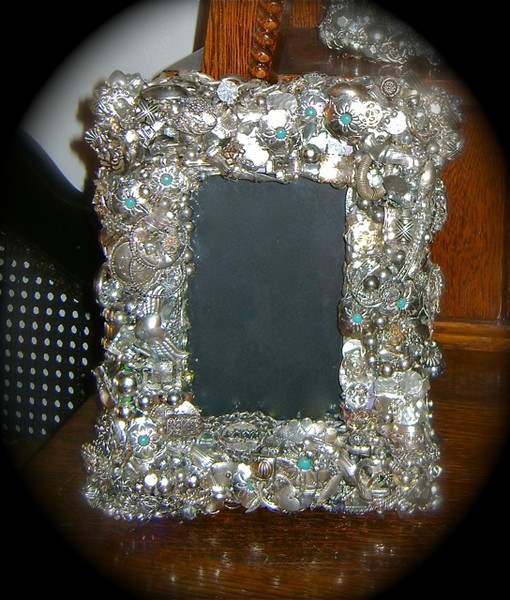 COLLAGE/ALL SILVER VINTAGE JEWELRY FRAME (MED)