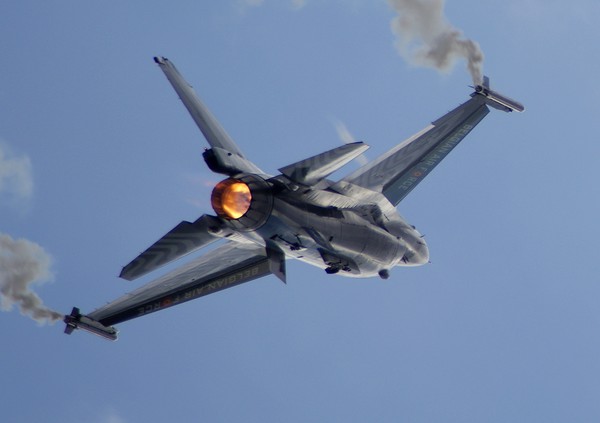 Belgian F-16 Demo RIAT 2011