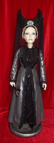 Queen of the Night   fimo 22 inches