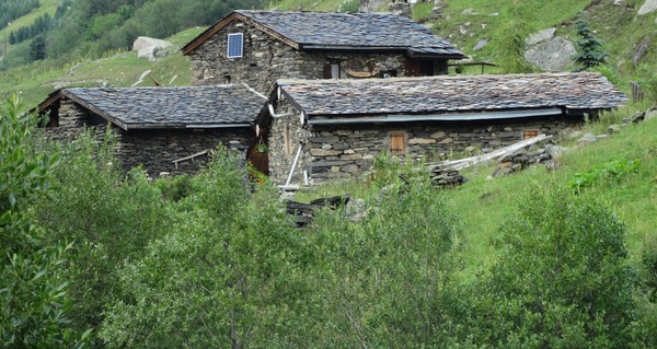 old houses in mountain
