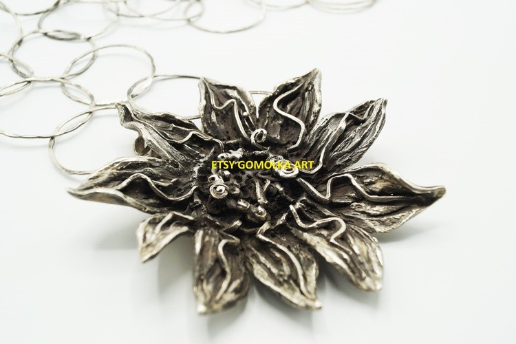 Sunflower Necklace Sterling . Black Sunflower Necklace Sterling Silver . Beautiful & powerfull Neckl