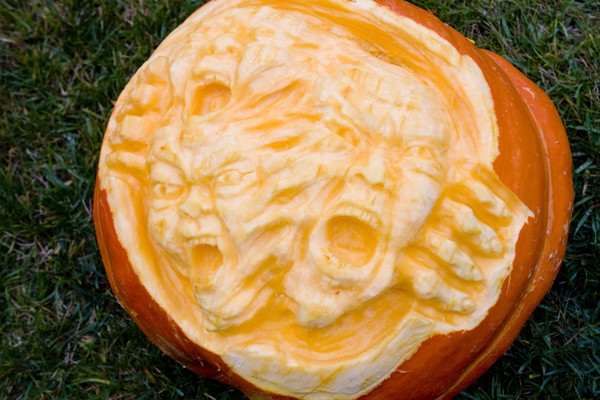 3facesextremecarvedpumpkin-small