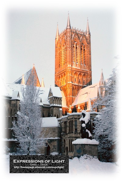 ExpoLight-Card-Lincoln-Cathedral-Central-Tower-Floodlit-Winter-2010-0001C (SP-Photography)