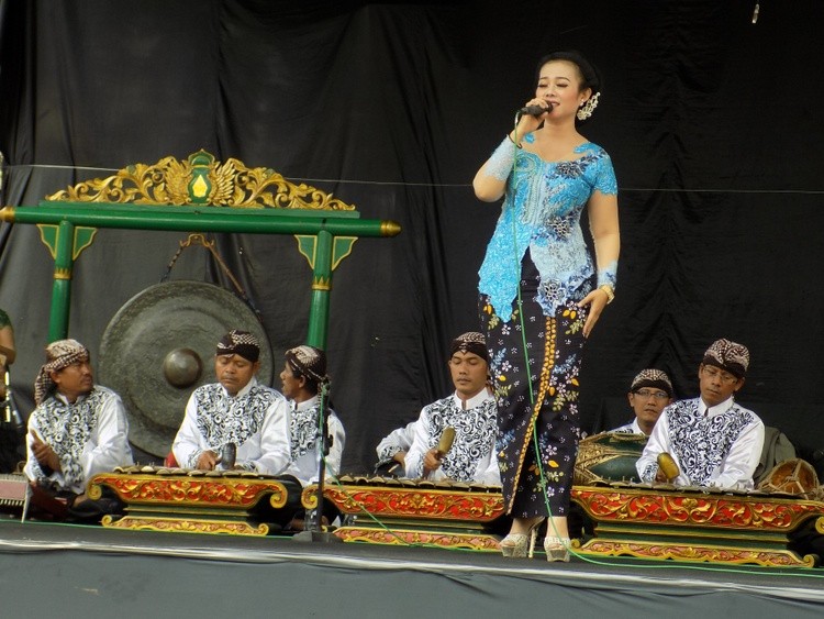 Traditional Javanese singer