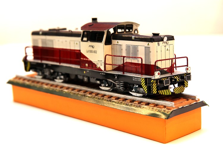 Paper Model of LS - 1000 Diesel Locomotive