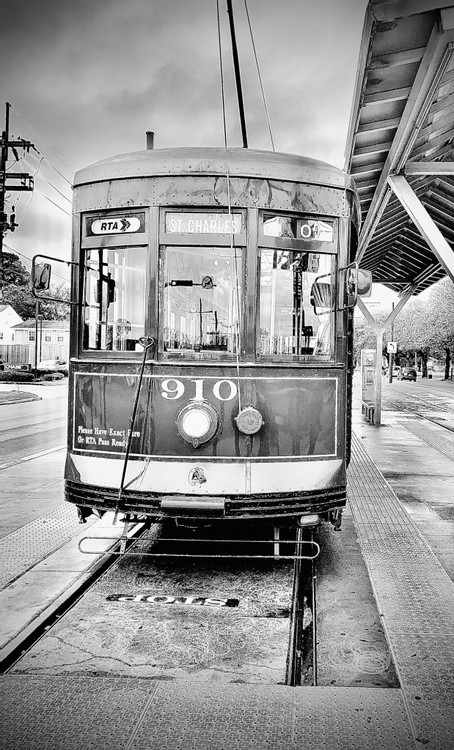 B/W cable car