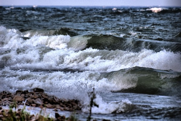Waves of Little Bay de Noc