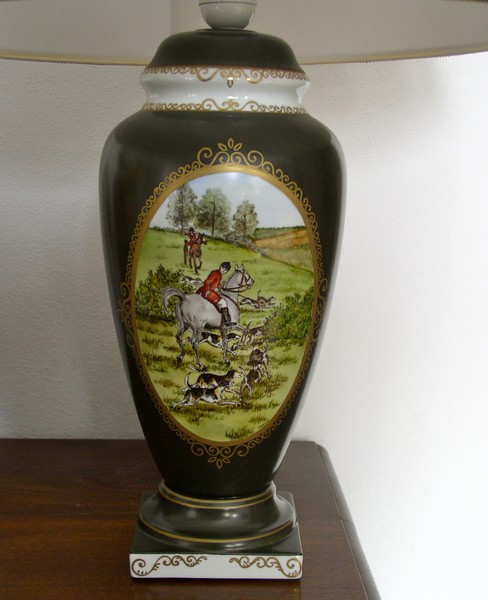 porcelain lamp with hunting scenes