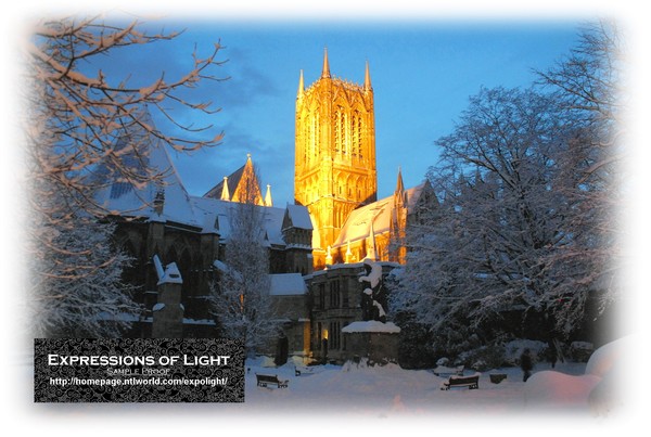 ExpoLight-Card-Lincoln-Cathedral-Central-Tower-Floodlit-Winter-2010-0023C (SP-Photography)