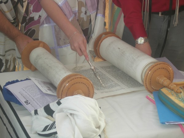 Readin- the Torah