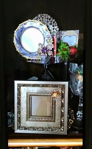 FRAMES AND MIRRIRS