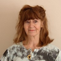 Lucinda              Cooper