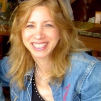 Lynnda  Rakos