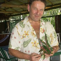 Howard G Charing